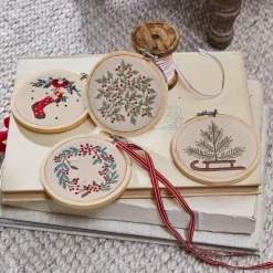 Weihnachtliche Deko-Objekte^LOBERON Anhänger 4er Set Seravas