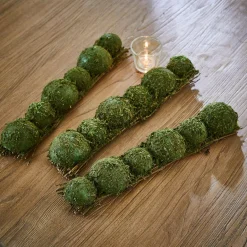 Weihnachtstischdeko|Girlanden & Kränze^LOBERON Moos-Tischdekoration Cassiola