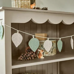 LOBERON Accessoires-Wimpelgirlande Glimmerleaf